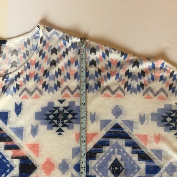 Forever 21 Tribal Aztec Print Bat Wing Sleeve Top Sz L - Picture 10 of 11